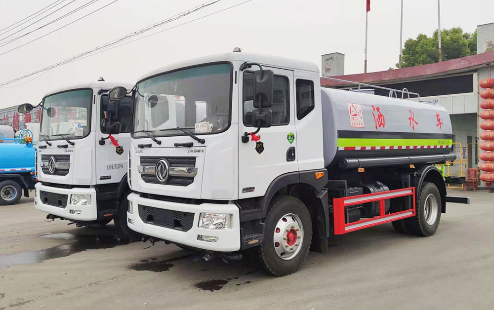 東風(fēng)多利卡D9灑水車