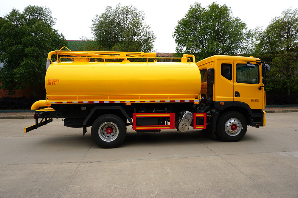 【12立方 】東風多利卡D9吸糞車