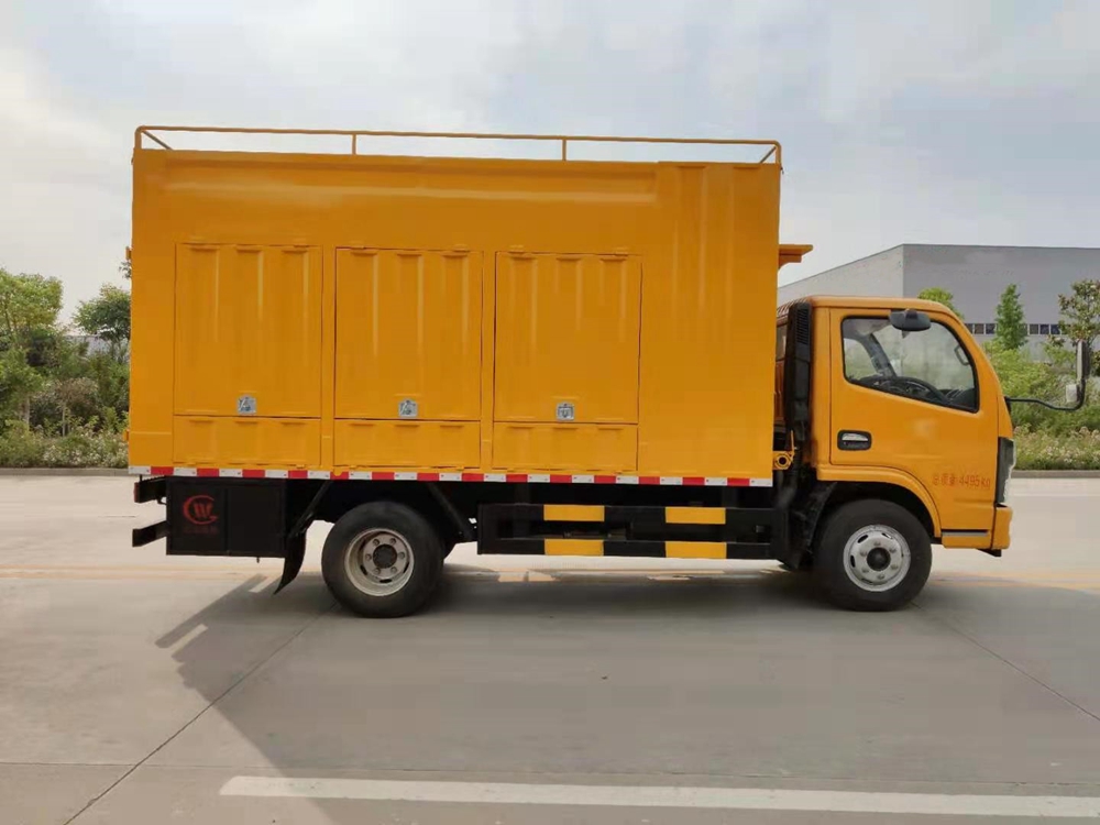 東風多利卡D6吸污凈化車